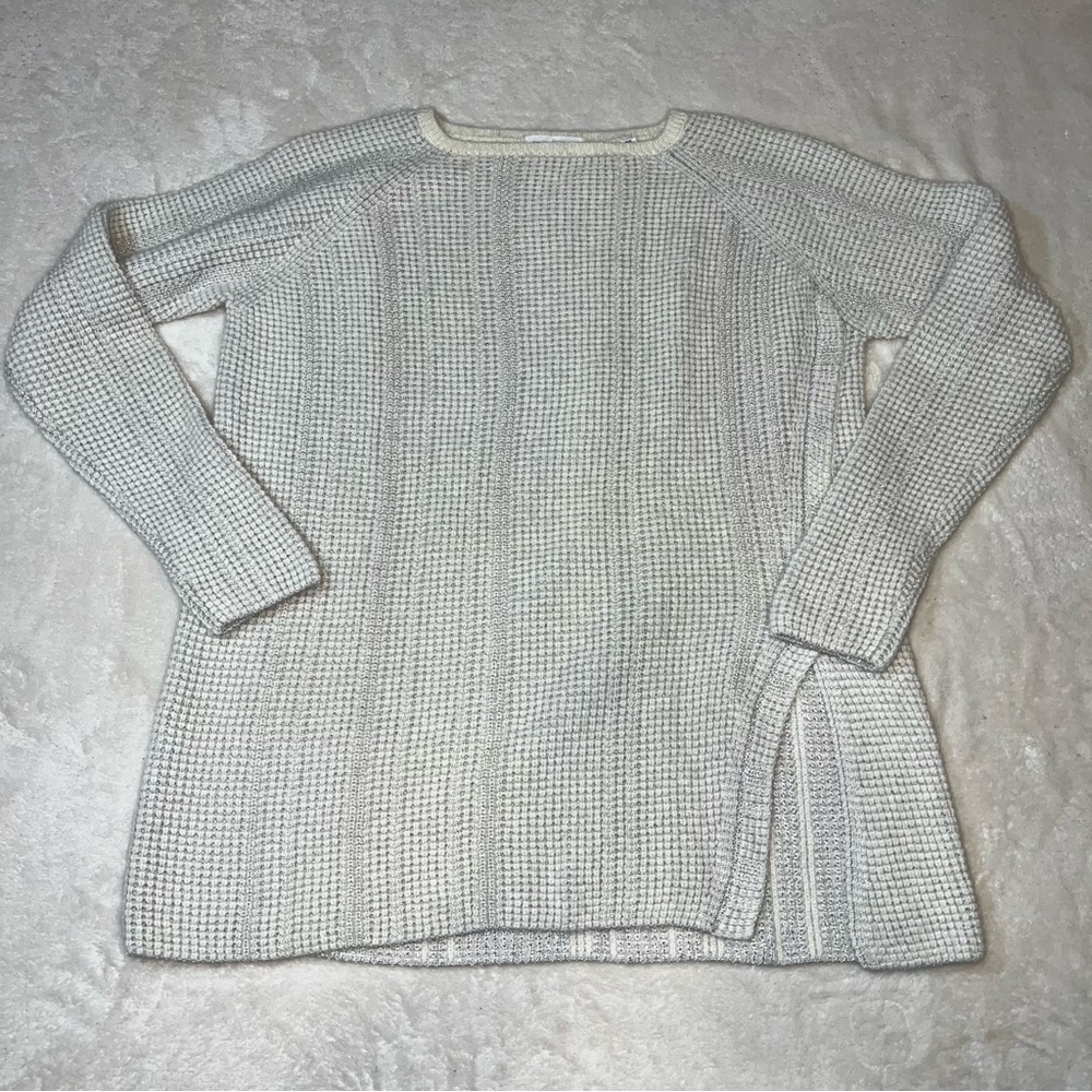 Women’s TOMORROWLAND Cream asymmetric Crew Neck Sweater Size Large
